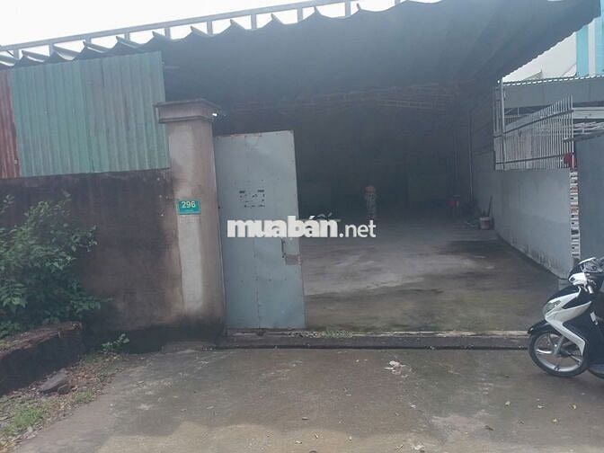 CHO THUÊ NHÀ XƯỞNG 550M2 BÌNH CHÁNH, GẦN LONG AN CŨ
