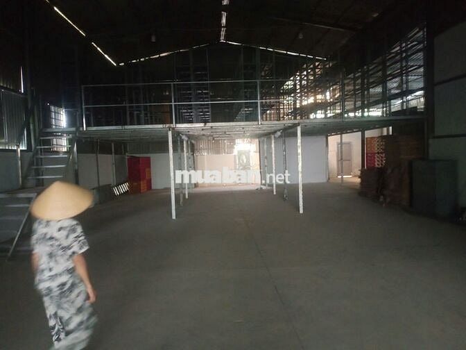 CHO THUÊ NHÀ XƯỞNG 550M2 BÌNH CHÁNH, GẦN LONG AN CŨ