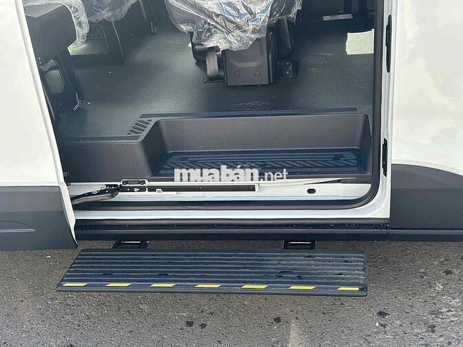 Ford Transit 2025 Premium+ 16 chỗ từ 250Tr nhận xe