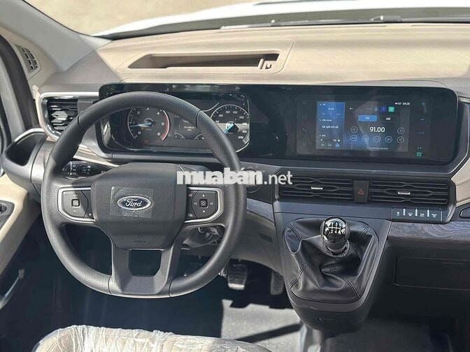 Ford Transit 2025 Premium+ 16 chỗ từ 250Tr nhận xe