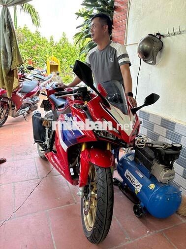 Bán xe Honda CBR mới đi chưa dc 5000 km