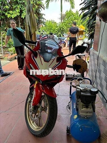 Bán xe Honda CBR mới đi chưa dc 5000 km