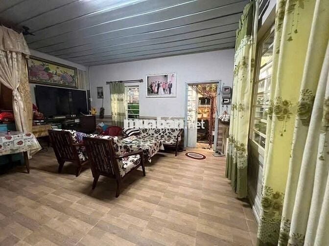 Nhà rộng kiên cố  trung tâm gần chợ Đà Lạt - 158m - 5,5 ty - hẻm ô tô
