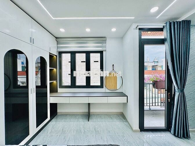 Nhà phố full nội thất có thang máy