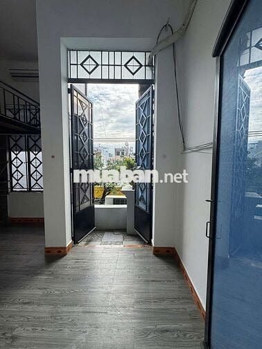 Duplex có ban công, phòng siêu thoáng