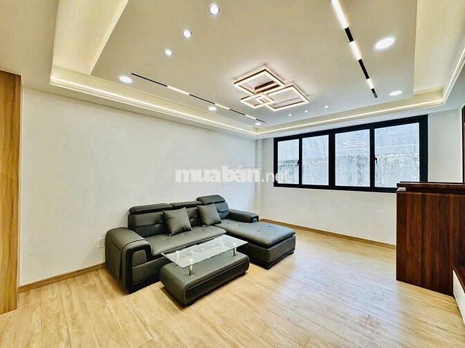 HOT HOT!! CHO THUÊ NHÀ 411C NGUYỄN ĐÌNH CHIỂU, QUẬN 3. DTSD 400m2