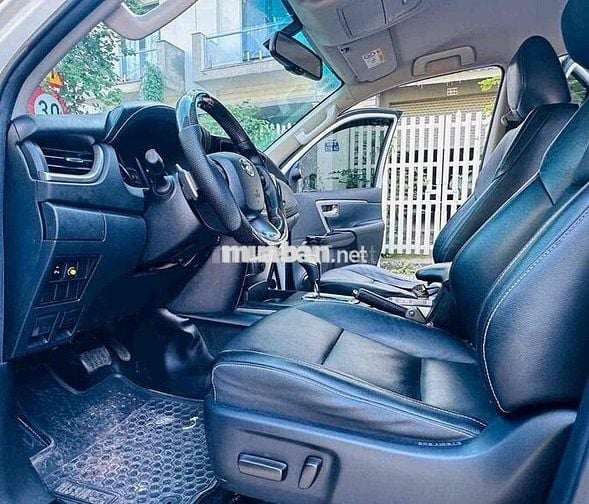 Toyota Fortuner 2.4 4x2 AT sản xuất 2022