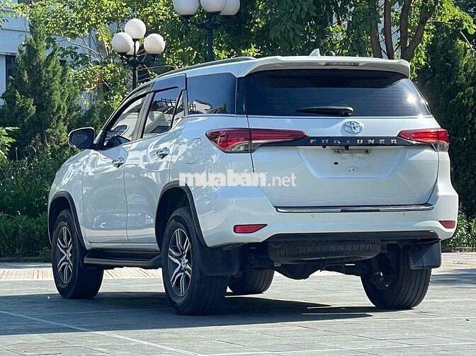 Toyota Fortuner 2.4 4x2 AT sản xuất 2022