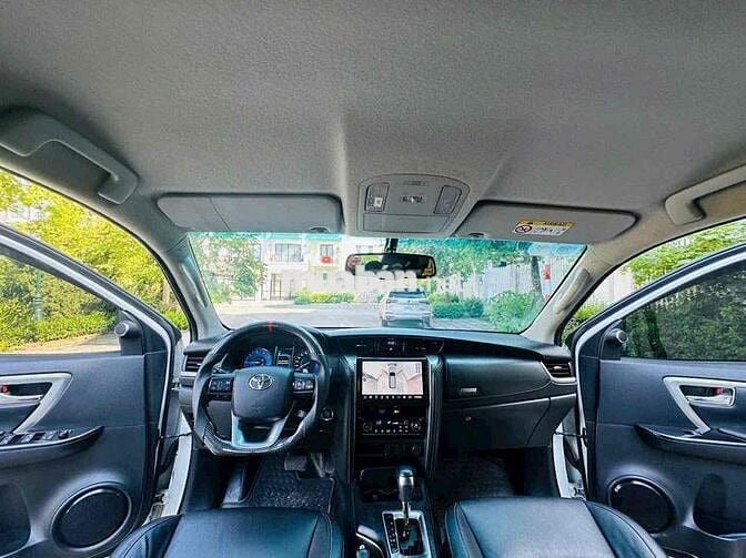 Toyota Fortuner 2.4 4x2 AT sản xuất 2022