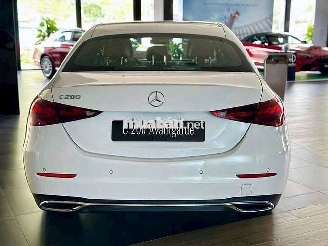 Mercedes-Benz C200 2025