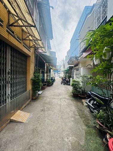 NHÀ 2 TẦNG HXH NGUYỄN HỮU TIẾN ĐH CÔNG THƯƠNG DT 53M2 - 5 TỶ NHINH