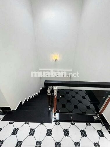 NHÀ MẶT TIỀN TTT 12 BIS, NGANG 4M, SÁT SVĐ THỚI TỨ, HM, 62M2, 5,75 TỶ