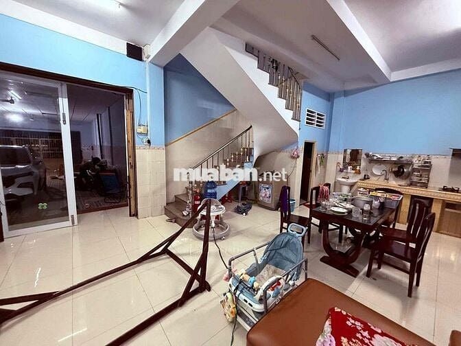 Nhà Mặt Tiền Quốc Lộ 1A gần Chợ Trường Học