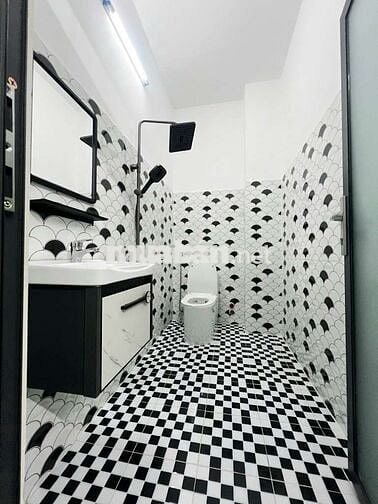 NHÀ MẶT TIỀN TTT 12 BIS, NGANG 4M, SÁT SVĐ THỚI TỨ, HM, 62M2, 5,75 TỶ