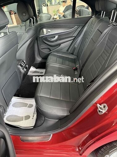 Mercedes-Benz E300 AMG Đỏ Cá Tính