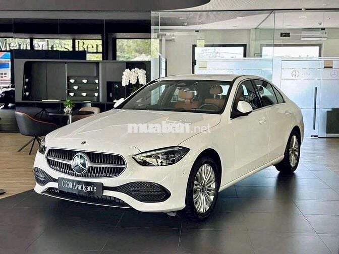 Mercedes-Benz C200 2025