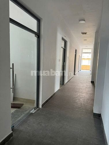còn 1 sàn 70m2 ruy nhất tại tòa nhà văn phòng hạng B ngay cộng hòa