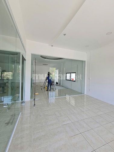 còn 1 sàn 70m2 ruy nhất tại tòa nhà văn phòng hạng B ngay cộng hòa