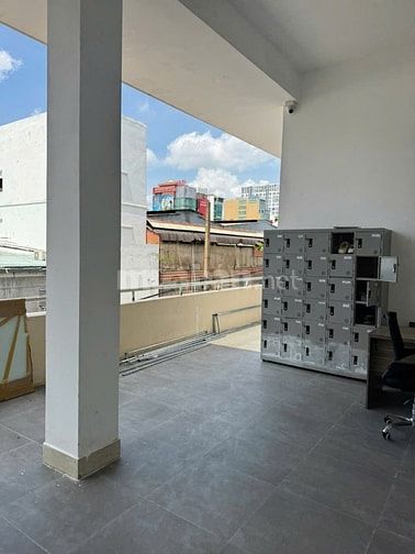 còn 1 sàn 70m2 ruy nhất tại tòa nhà văn phòng hạng B ngay cộng hòa