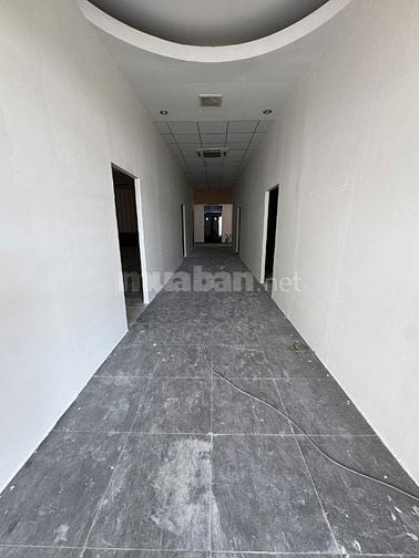 còn 1 sàn 70m2 ruy nhất tại tòa nhà văn phòng hạng B ngay cộng hòa