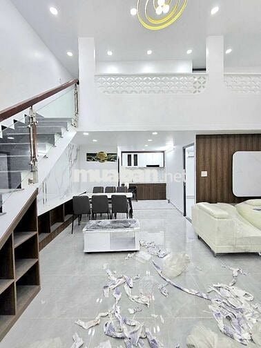 Nhà mới đẹp 100% diện tích siêu bự. Cách Huỳnh Tấn Phát chỉ có 50 m..