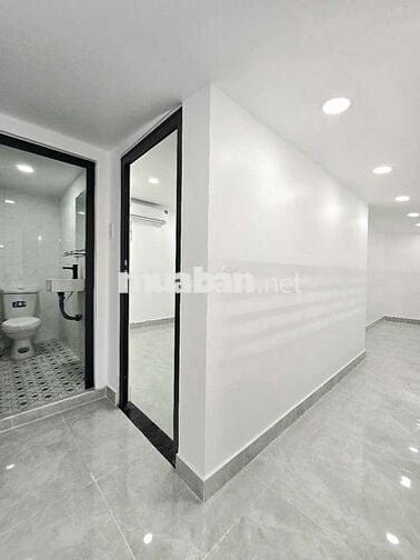 Nhà mới đẹp 100% diện tích siêu bự. Cách Huỳnh Tấn Phát chỉ có 50 m..