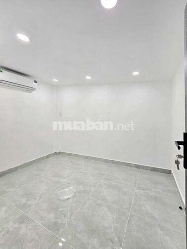 Nhà mới đẹp 100% diện tích siêu bự. Cách Huỳnh Tấn Phát chỉ có 50 m..