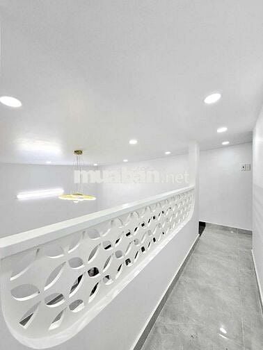 Nhà mới đẹp 100% diện tích siêu bự. Cách Huỳnh Tấn Phát chỉ có 50 m..