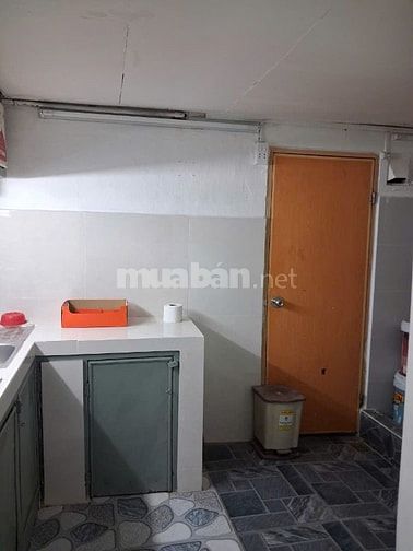 Cho thuê nhà mặt tiền đường 3/2, P.10, Q.10 giá 17tr