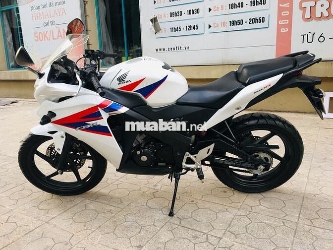 HONDA CBR 150 TRẮNG ĐỎ  ĐI ÍT GIỮ GÌN CÒN ZIN ĐÉT