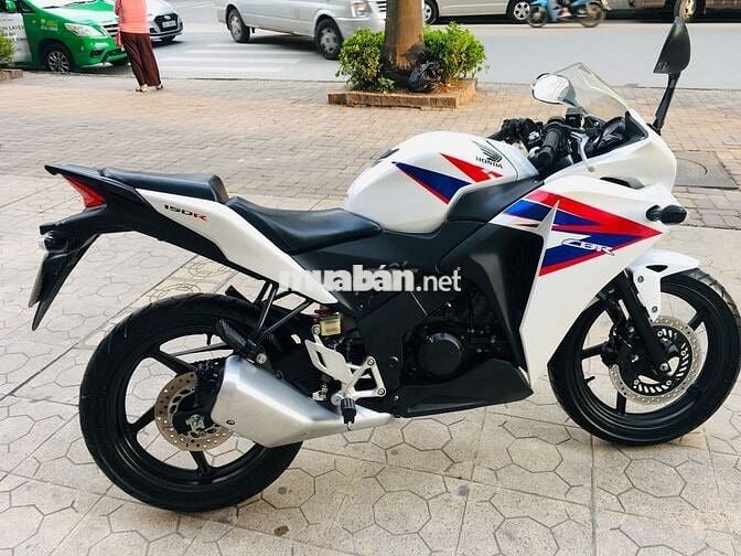 HONDA CBR 150 TRẮNG ĐỎ  ĐI ÍT GIỮ GÌN CÒN ZIN ĐÉT