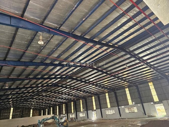 Cho thuê kho xưởng 2.400m2, trong KCN Tân Tạo, Bình Tân, PCCC tự động 