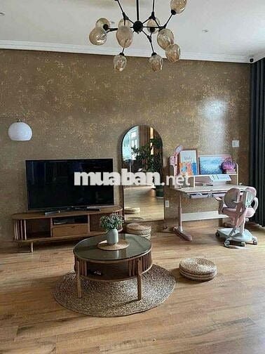 BÁN NHÀ MẶT TIỀN KINH DOANH GẦN SÂN VẬN ĐỘNG DĨ AN