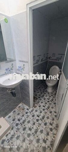 Nhà 3,5 x 12, trệt, gác suốt , nhà mới ban công đúc , 2wc. 6tr/ tháng