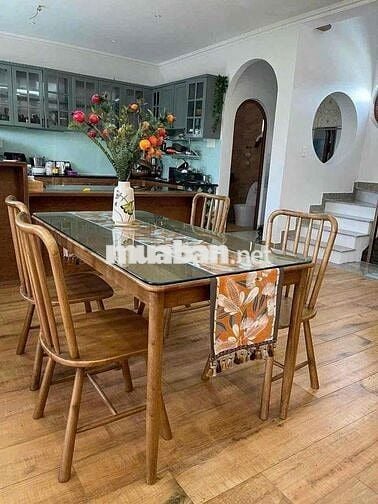 BÁN NHÀ MẶT TIỀN KINH DOANH GẦN SÂN VẬN ĐỘNG DĨ AN