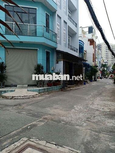 Phan Huy Ích 4 lầu đúc BTCT đường nhựa 2 xe hơi né nhau chỉ 12,6 tỷ