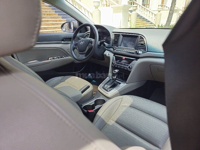 Hyundai elantra 2017 1.6 giá hợp lý ạ