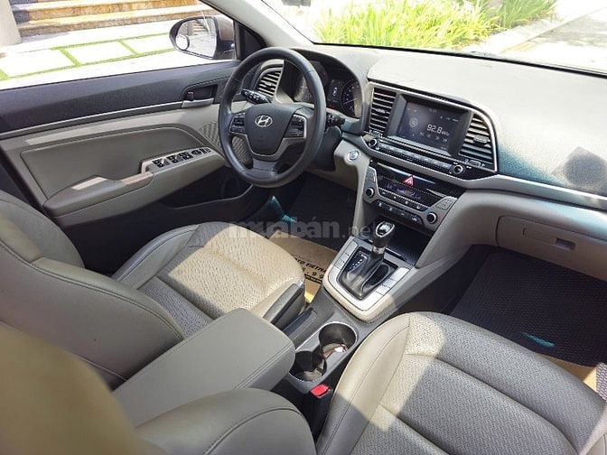 Hyundai elantra 2017 1.6 giá hợp lý ạ