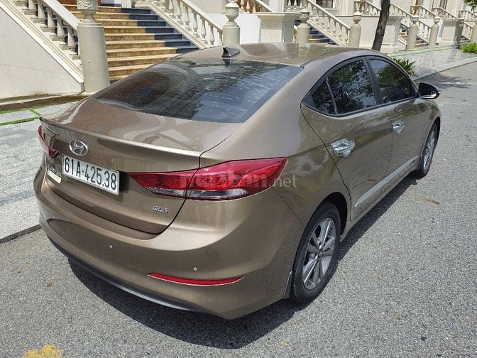 Hyundai elantra 2017 1.6 giá hợp lý ạ