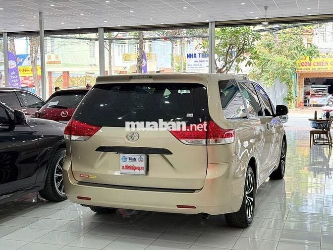 TOYOTA SIENNA 2.7L SX 2010 NHẬP MỸ