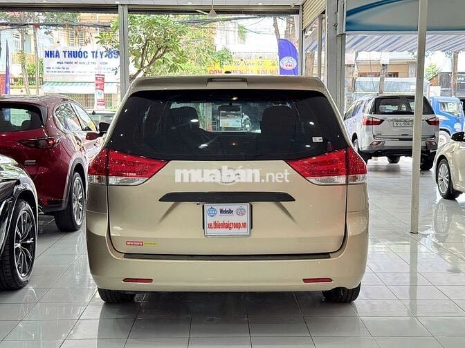 TOYOTA SIENNA 2.7L SX 2010 NHẬP MỸ
