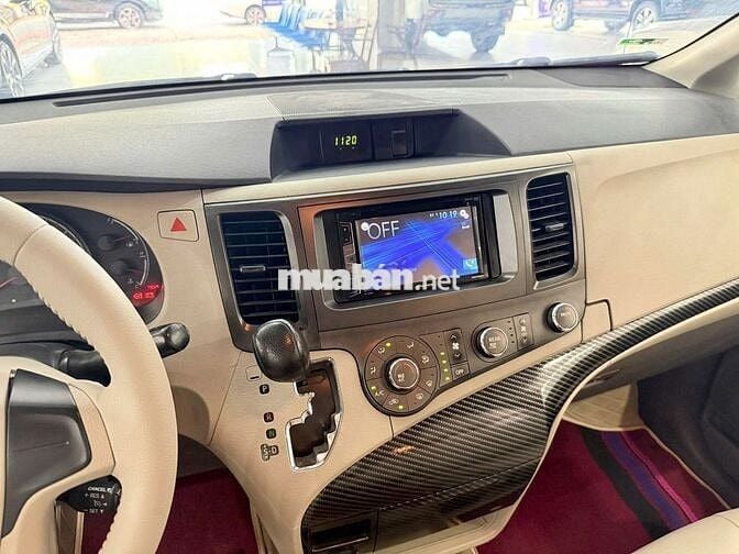 TOYOTA SIENNA 2.7L SX 2010 NHẬP MỸ