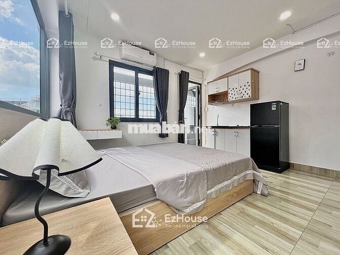 STUDIO BAN CÔNG FULL NỘI THẤT, THANG MÁY, Ô TÔ TẬN CỬA,5P QUA VĂN LANG