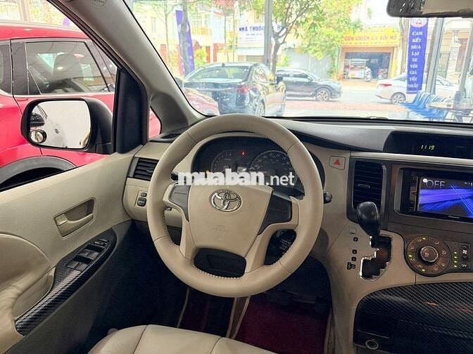 TOYOTA SIENNA 2.7L SX 2010 NHẬP MỸ