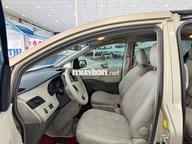 TOYOTA SIENNA 2.7L SX 2010 NHẬP MỸ