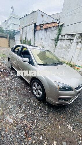 Ford Focus 1.8 AT 2009 Màu Vàng, 2 Chỗ
