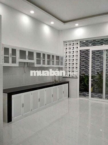 Nhà mặt tiền xe ôtô kinh doanh làm văn phòng