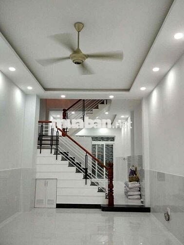 Nhà mặt tiền xe ôtô kinh doanh làm văn phòng