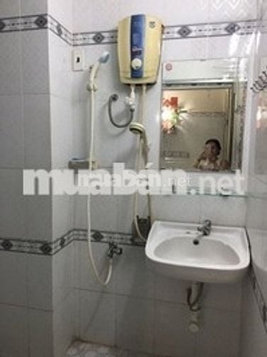 Cho thuê nhà 2 tầng mặt đường số 45 quận 4