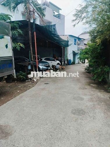Nhà cấp 4 gác lửng gần chợ Dĩ An 1 và trường cấp 1.2.3 vào 500m